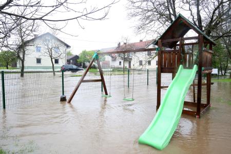 POPLAVE DOLENJA VAS 06 FOTO LJUBO VUKELIČ